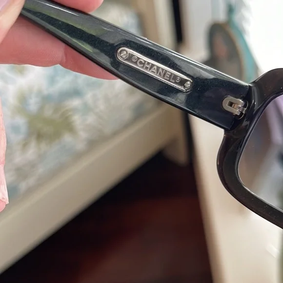Chanel sunglasses - Picture 4 of 9